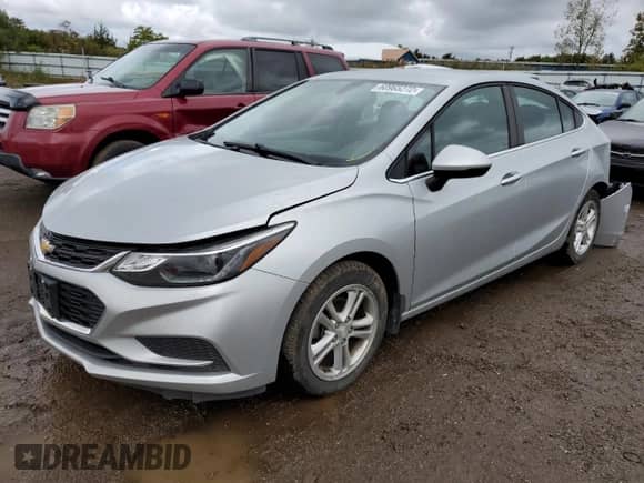 ✅ 2018 Chevrolet Cruze LT • VIN: 1G1BE5SM2J7137126 • Лот: 60965272. Размещён на Copart с пробегом 69 339 миль миль. Получите бесплатный доступ к архиву аукционных продаж из США и посмотрите подробный отчёт об истории автомобиля на DreamBid. Изображение 2.