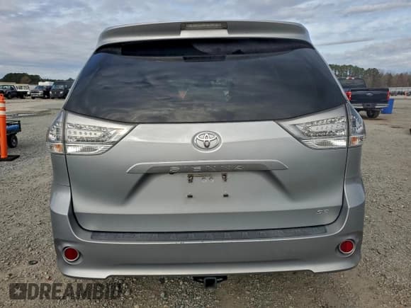 ✅ 2015 Toyota Sienna SE • VIN: 5TDXK3DC9FS644343 • Lot: 94043975. Listed on Copart with 168,322 mi. Free auction sales archive from the USA and detailed vehicle history report at DreamBid. Image 6.