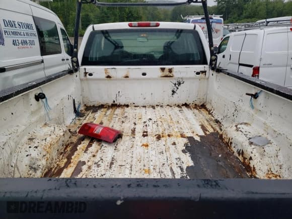 ✅ 2009 Chevrolet Silverado 2500HD Work Truck • VIN: 1GCHC49KX9E109927 • Лот: 69911595. Опубликован ранее на Copart с пробегом 232 092 миль. Бесплатный доступ к архиву аукционных продаж из США и подробный отчёт об истории автомобиля на DreamBid. Изображение 10.