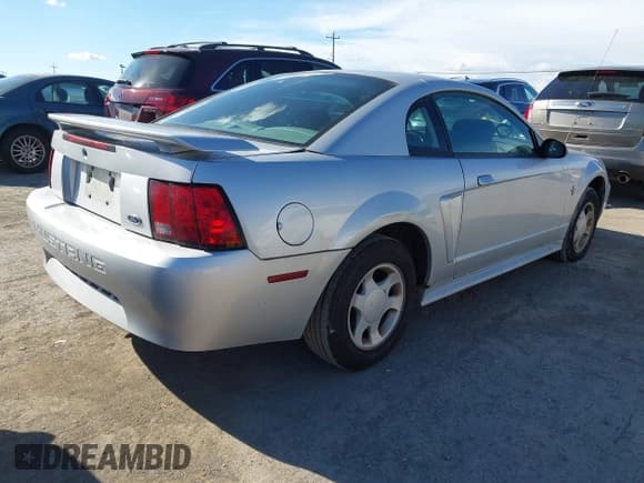✅ 2001 Ford Mustang Standard • VIN: 1FAFP40481F104868 • Lot: 43207034. Listed on IAAI with 85,415 mi. Free auction sales archive from the USA and detailed vehicle history report at DreamBid. Image 4.