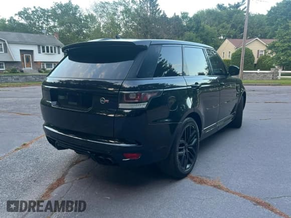 ✅ 2015 Land Rover Range Rover Sport SVR • VIN: SALWZ2EF8FA533234 • Lot: 63433225. Wystawiony na Copart z przebiegiem 126 191 mil. Bezpłatny archiwum sprzedaży aukcyjnych z USA i szczegółowy raport historii pojazdu na DreamBid. Zdjęcie 3.