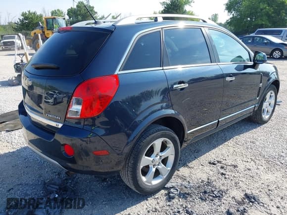 ✅ 2015 Chevrolet Captiva Sport LT • VIN: 3GNAL3EK6FS526262 • Lot: 42728412. Wystawiony na IAAI z przebiegiem 120 859 mil. Bezpłatny archiwum sprzedaży aukcyjnych z USA i szczegółowy raport historii pojazdu na DreamBid. Zdjęcie 4.