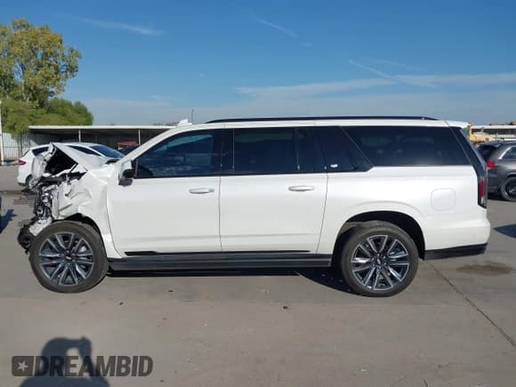 ✅ 2024 Cadillac Escalade ESV 4WD Sport • VIN: 1GYS4PKL4RR168806 • Lot: 43445796. Listed on IAAI with 32,193 mi. Free auction sales archive from the USA and detailed vehicle history report at DreamBid. Image 15.