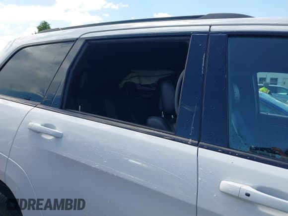 ✅ 2020 Jeep Grand Cherokee Limited X • VIN: 1C4RJFBG5LC333430 • Lot: 42263194. Listed on IAAI with 40,712 mi. Free auction sales archive from the USA and detailed vehicle history report at DreamBid. Image 18.