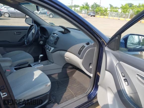 ✅ 2009 Hyundai Elantra GLS • VIN: KMHDU46D39U791844 • Lot: 42497079. Wystawiony na IAAI z przebiegiem 107 167 mil. Bezpłatny archiwum sprzedaży aukcyjnych z USA i szczegółowy raport historii pojazdu na DreamBid. Zdjęcie 5.