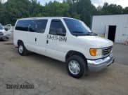 ✅ 2007 Ford Econoline Passenger XL • VIN: 1FMNE11L77DA19889 • Lot: 60891385. Listed on Copart with 275,661 mi. Free auction sales archive from the USA and detailed vehicle history report at DreamBid. Image 4.