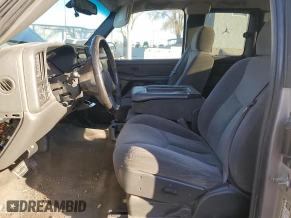 ✅ 2005 Chevrolet Silverado 1500 • VIN: 1GCEC19TX5E246502 • Лот: 76657864. Опубликован ранее на Copart с пробегом 170 319 миль. Бесплатный доступ к архиву аукционных продаж из США и подробный отчёт об истории автомобиля на DreamBid. Изображение 7.