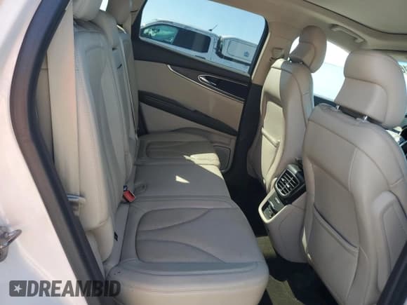 ✅ 2016 Lincoln MKX Reserve • VIN: 2LMTJ8LR8GBL70026 • Lot: 84256165. Listed on Copart with 153,850 mi. Free auction sales archive from the USA and detailed vehicle history report at DreamBid. Image 11.