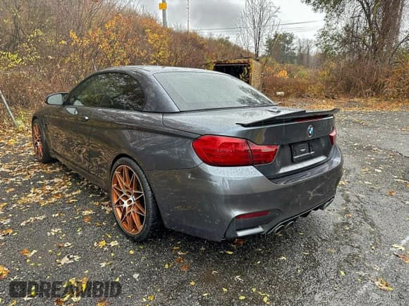 ✅ 2017 BMW M4 • VIN: WBS3U9C54HP970975 • Lot: 95572895. Wystawiony na Copart z przebiegiem 186 526 mil. Bezpłatny archiwum sprzedaży aukcyjnych z USA i szczegółowy raport historii pojazdu na DreamBid. Zdjęcie 4.