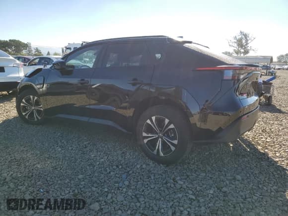 ✅ 2025 Toyota bZ4X XLE • VIN: JTMAAAAA5SA056057 • Лот: 86857545. Опубликован ранее на Copart с пробегом 43 573 миль. Бесплатный доступ к архиву аукционных продаж из США и подробный отчёт об истории автомобиля на DreamBid. Изображение 2.