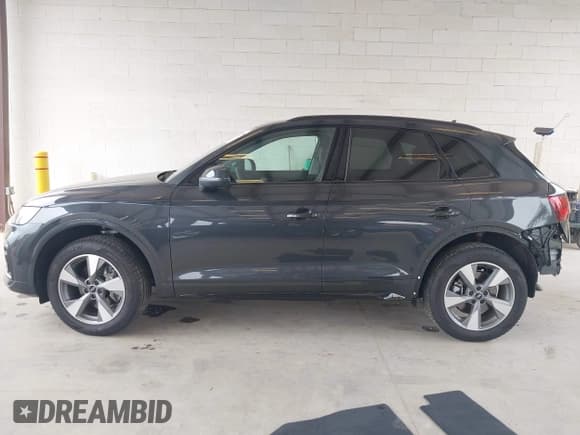 ✅ 2025 Audi Q5 Premium • VIN: WA1ABAFY9S2045618 • Lot: 42279469. Listed on IAAI with 3,024 mi. Free auction sales archive from the USA and detailed vehicle history report at DreamBid. Image 15.