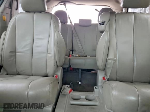 ✅ 2013 Toyota Sienna XLE • VIN: 5TDYK3DC1DS390841 • Lot: 96059335. Listed on Copart with 211,253 mi. Free auction sales archive from the USA and detailed vehicle history report at DreamBid. Image 10.