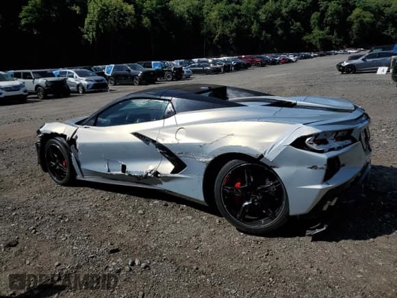 ✅ 2021 Chevrolet Corvette 3LT • VIN: 1G1YC3D40M5124408 • Лот: 70437795. Опубликован ранее на Copart с пробегом 5 352 миль. Бесплатный доступ к архиву аукционных продаж из США и подробный отчёт об истории автомобиля на DreamBid. Изображение 2.