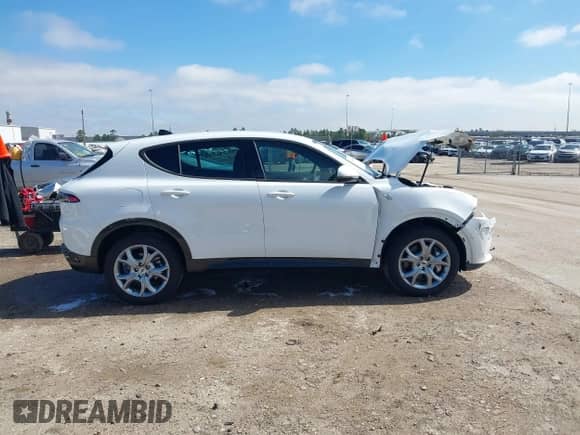 2024 Dodge Hornet R/T with VIN ZACPDFCW4R3A19882, listed as a IAAI auction lot 41651568 with 3,229 mi miles and . Bid and sale history available at DreamBid. Image 13.