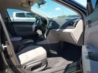 2018 Hyundai Elantra SEL z VIN 5NPD84LF3JH287730, wystawiony jako IAAI lot #42694988 z przebiegiem 178 751 mil mil oraz . Historia ofert i sprzedaży dostępna na DreamBid. Obrazek 5.