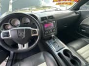 ✅ 2013 Dodge Challenger SXT • VIN: 2C3CDYAG8DH692137 • Lot: 45049305. Wystawiony na Copart z przebiegiem 239 982 mil. Bezpłatny archiwum sprzedaży aukcyjnych z USA i szczegółowy raport historii pojazdu na DreamBid. Zdjęcie 9.