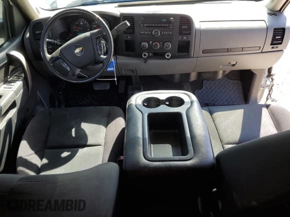 ✅ 2012 Chevrolet Silverado 1500 LS • VIN: 1GCRKREA7CZ117436 • Лот: 49894234. Опубликован ранее на Copart с пробегом 217 432 миль. Бесплатный доступ к архиву аукционных продаж из США и подробный отчёт об истории автомобиля на DreamBid. Изображение 8.