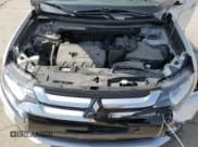 ✅ 2018 Mitsubishi Outlander SE • VIN: JA4AD3A39JZ042385 • Lot: 49874345. Listed on Copart with 166,339 mi. Free auction sales archive from the USA and detailed vehicle history report at DreamBid. Image 14.