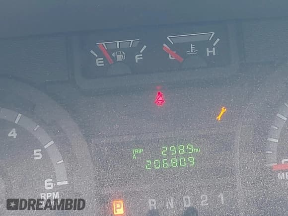 ✅ 2012 Ford Econoline Cargo Recreational • VIN: 1FTNE2EL2CDA46707 • Lot: 42911288. Wystawiony na IAAI z przebiegiem 206 809 mil. Bezpłatny archiwum sprzedaży aukcyjnych z USA i szczegółowy raport historii pojazdu na DreamBid. Zdjęcie 7.