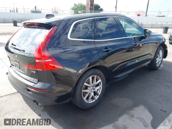 ✅ 2019 Volvo XC60 Momentum • VIN: LYV102DK7KB355104 • Лот: 43505978. Опубликован ранее на IAAI с пробегом 42 909 миль. Бесплатный доступ к архиву аукционных продаж из США и подробный отчёт об истории автомобиля на DreamBid. Изображение 4.