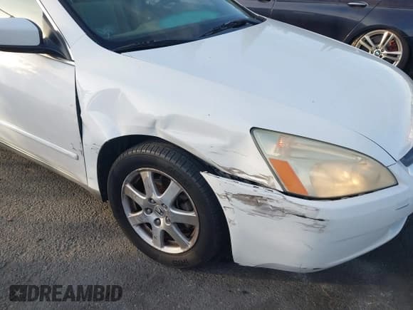 ✅ 2005 Honda Accord LX • VIN: 1HGCM56435A185723 • Lot: 43651132. Wystawiony na IAAI z przebiegiem 213 158 mil. Bezpłatny archiwum sprzedaży aukcyjnych z USA i szczegółowy raport historii pojazdu na DreamBid. Zdjęcie 6.