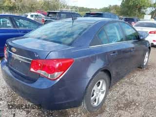 2013 Chevrolet Cruze 1LT z VIN 1G1PC5SB1D7232128, wystawiony jako IAAI lot #40415492 z przebiegiem 159 418 mil mil oraz . Historia ofert i sprzedaży dostępna na DreamBid. Obrazek 4.