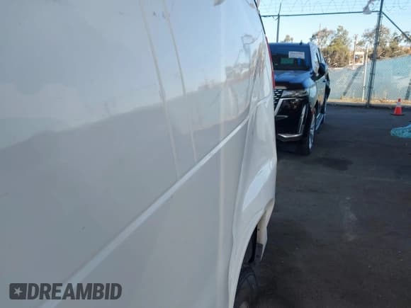 ✅ 2012 Chevrolet Express Cargo • VIN: 1GCWGFCA9C1163757 • Lot: 43486759. Wystawiony na IAAI z przebiegiem 223 888 mil. Bezpłatny archiwum sprzedaży aukcyjnych z USA i szczegółowy raport historii pojazdu na DreamBid. Zdjęcie 17.