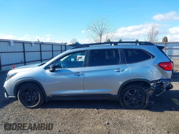 ✅ 2025 Subaru Ascent Onyx Edition Touring • VIN: 4S4WMAWD5S3410434 • Lot: 43738919. Wystawiony na IAAI z przebiegiem 13 185 mil. Bezpłatny archiwum sprzedaży aukcyjnych z USA i szczegółowy raport historii pojazdu na DreamBid. Zdjęcie 14.