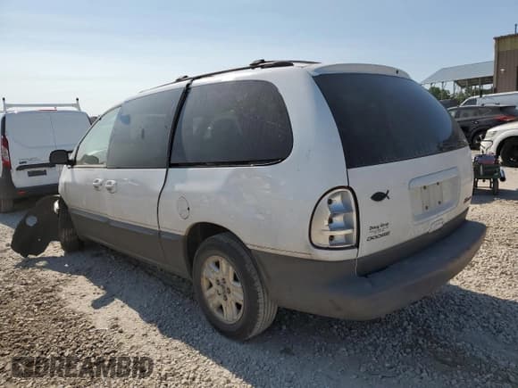 ✅ 1997 Dodge Caravan LE • VIN: 1B4GP54L1VB268933 • Lot: 63319024. Listed on Copart with 323,903 mi. Free auction sales archive from the USA and detailed vehicle history report at DreamBid. Image 2.
