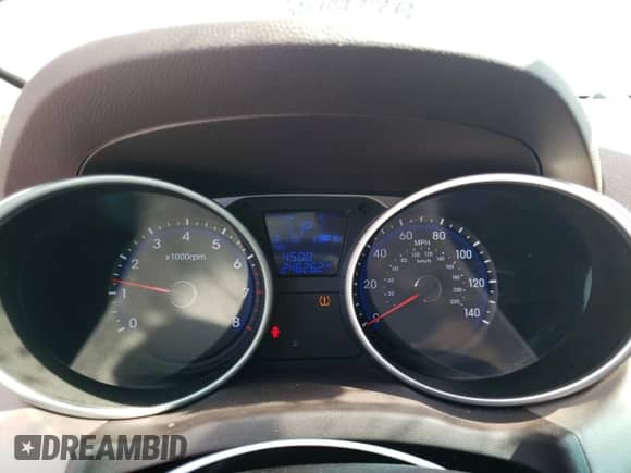 2015 Hyundai Tucson SE with VIN KM8JU3AG1FU067256, listed as a Copart auction lot 64893204 with 246,262 mi miles and Clean title. Bid and sale history available at DreamBid. Image 9.