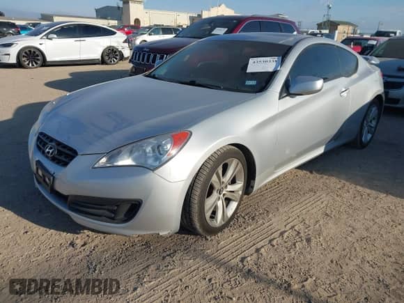 2012 Hyundai Genesis Coupe Premium z VIN KMHHT6KD5CU069966, wystawiony jako IAAI lot #43530338 z przebiegiem 99 408 mil mil oraz . Historia ofert i sprzedaży dostępna na DreamBid. Obrazek 2.