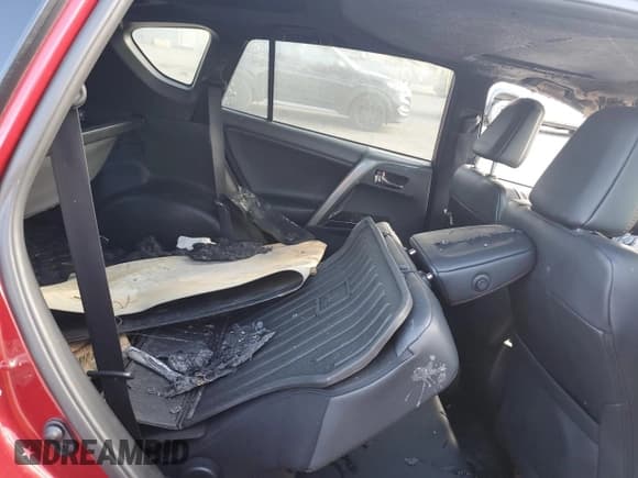 ✅ 2018 Toyota RAV4 SE • VIN: 2T3JFREV8JW714418 • Лот: 70468105. Опубликован ранее на Copart с пробегом Не указан. Бесплатный доступ к архиву аукционных продаж из США и подробный отчёт об истории автомобиля на DreamBid. Изображение 10.