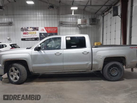 ✅ 2014 Chevrolet Silverado 1500 LT • VIN: 3GCUKREC0EG321901 • Lot: 42447811. Wystawiony na IAAI z przebiegiem Nie podano. Bezpłatny archiwum sprzedaży aukcyjnych z USA i szczegółowy raport historii pojazdu na DreamBid. Zdjęcie 15.