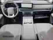 2025 Hyundai Santa Fe Calligraphy с VIN 5NMP54G19SH027433, выставлен на аукционе Copart как лот 45167325 с пробегом 2 353 миль миль и Списание • Salvage title. История ставок и продаж доступна на DreamBid. Изображение 8.