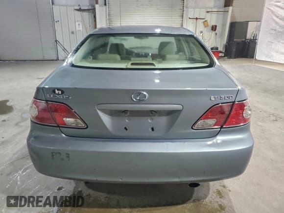 ✅ 2002 Lexus ES 300 • VIN: JTHBF30G920037491 • Лот: 93692625. Опубликован ранее на Copart с пробегом 124 463 миль. Бесплатный доступ к архиву аукционных продаж из США и подробный отчёт об истории автомобиля на DreamBid. Изображение 6.