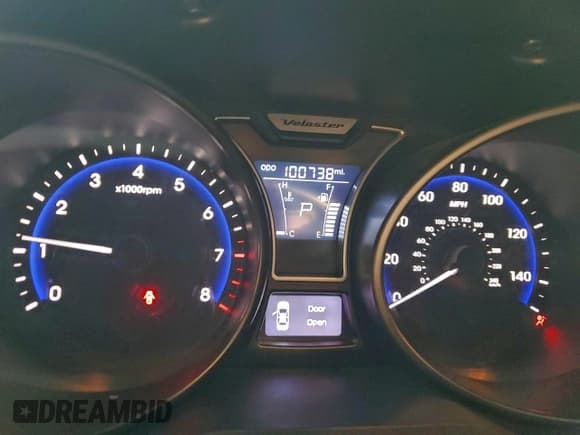 ✅ 2014 Hyundai Veloster Turbo • VIN: KMHTC6AE4EU207682 • Lot: 95551025. Listed on Copart with 100,738 mi. Free auction sales archive from the USA and detailed vehicle history report at DreamBid. Image 9.