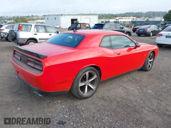 ✅ 2015 Dodge Challenger R/T • VIN: 2C3CDZAT9FH914013 • Lot: 43288641. Wystawiony na IAAI z przebiegiem 61 922 mil. Bezpłatny archiwum sprzedaży aukcyjnych z USA i szczegółowy raport historii pojazdu na DreamBid. Zdjęcie 4.