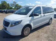 ✅ 2018 Mercedes-Benz Metris Passenger • VIN: WD4PG2EE0J3471274 • Lot: 42161079. Wystawiony na IAAI z przebiegiem 101 638 mil. Bezpłatny archiwum sprzedaży aukcyjnych z USA i szczegółowy raport historii pojazdu na DreamBid. Zdjęcie 17.