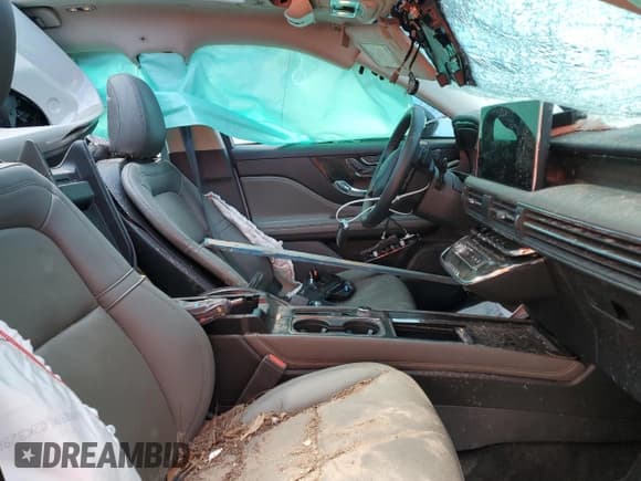 ✅ 2024 Lincoln Corsair Reserve • VIN: 5LMCJ2CA4RUL21273 • Lot: 48498445. Wystawiony na Copart z przebiegiem 9 692 mil. Bezpłatny archiwum sprzedaży aukcyjnych z USA i szczegółowy raport historii pojazdu na DreamBid. Zdjęcie 7.