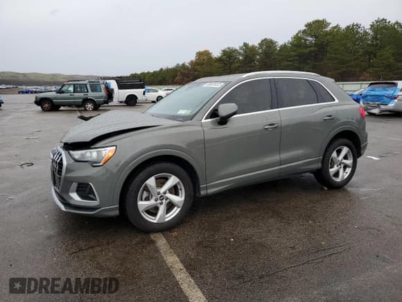 ✅ 2021 Audi Q3 Premium • VIN: WA1AUCF35M1117045 • Lot: 69658452. Wystawiony na Copart z przebiegiem 9 015 mil. Bezpłatny archiwum sprzedaży aukcyjnych z USA i szczegółowy raport historii pojazdu na DreamBid. Zdjęcie 1.