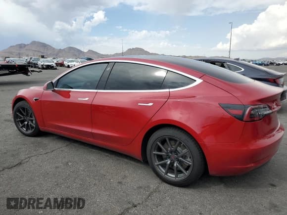 ✅ 2018 Tesla Model 3 Long Range Battery • VIN: 5YJ3E1EB0JF084967 • Lot: 58422565. Wystawiony na Copart z przebiegiem Nie podano. Bezpłatny archiwum sprzedaży aukcyjnych z USA i szczegółowy raport historii pojazdu na DreamBid. Zdjęcie 2.