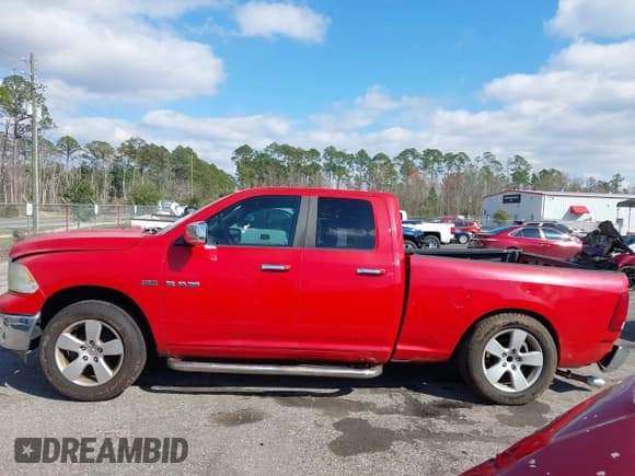 ✅ 2010 Dodge 1500 SLT • VIN: 1D7RB1GT7AS214678 • Lot: 41635619. Wystawiony na IAAI z przebiegiem 139 676 mil. Bezpłatny archiwum sprzedaży aukcyjnych z USA i szczegółowy raport historii pojazdu na DreamBid. Zdjęcie 14.