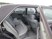 ✅ 1988 Mercedes-Benz 560 • VIN: WDBCA39D0JA408834 • Lot: 43005614. Listed on IAAI with 189,065 mi. Free auction sales archive from the USA and detailed vehicle history report at DreamBid. Image 8.