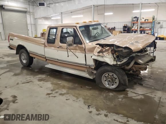 ✅ 1995 Ford F-250 • VIN: 1FTHX26F9SKB20683 • Lot: 92043355. Listed on Copart with Not provided. Free auction sales archive from the USA and detailed vehicle history report at DreamBid. Image 4.
