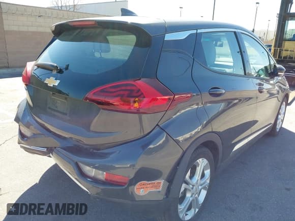 ✅ 2020 Chevrolet Bolt EV LT • VIN: 1G1FY6S05L4135290 • Lot: 41598059. Wystawiony na IAAI z przebiegiem 46 938 mil. Bezpłatny archiwum sprzedaży aukcyjnych z USA i szczegółowy raport historii pojazdu na DreamBid. Zdjęcie 4.