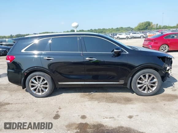 ✅ 2017 Kia Sorento SX • VIN: 5XYPKDA5XHG308471 • Lot: 43144397. Listed on IAAI with 103,108 mi. Free auction sales archive from the USA and detailed vehicle history report at DreamBid. Image 13.