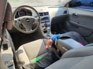 ✅ 2009 Chevrolet Malibu 1LS • VIN: 1G1ZG57B894197005 • Lot: 80717595. Wystawiony na Copart z przebiegiem 195 568 mil. Bezpłatny archiwum sprzedaży aukcyjnych z USA i szczegółowy raport historii pojazdu na DreamBid. Zdjęcie 8.