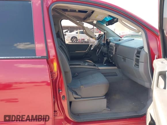 ✅ 2006 Nissan Titan SE • VIN: 1N6BA07A46N509974 • Lot: 42947472. Wystawiony na IAAI z przebiegiem 240 382 mil. Bezpłatny archiwum sprzedaży aukcyjnych z USA i szczegółowy raport historii pojazdu na DreamBid. Zdjęcie 5.