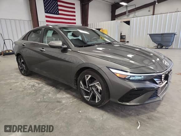 2025 Hyundai Elantra SEL Convenience с VIN KMHLS4DG8SU024009, выставлен на аукционе Copart как лот 90807425 с пробегом 9 698 миль миль и Чистый • Clean title. История ставок и продаж доступна на DreamBid. Изображение 4.