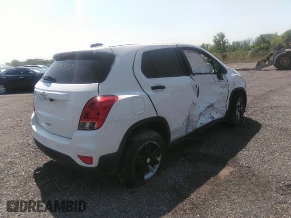 ✅ 2021 Chevrolet Trax LS • VIN: KL7CJKSBXMB302858 • Lot: 42356370. Listed on IAAI with 40,838 mi. Free auction sales archive from the USA and detailed vehicle history report at DreamBid. Image 4.